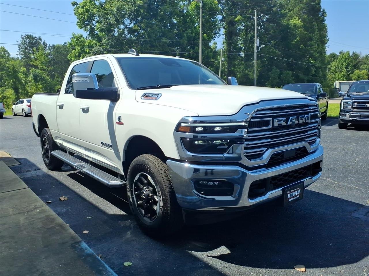 RAM 2500 Laramie Crew Cab 4WD 2025