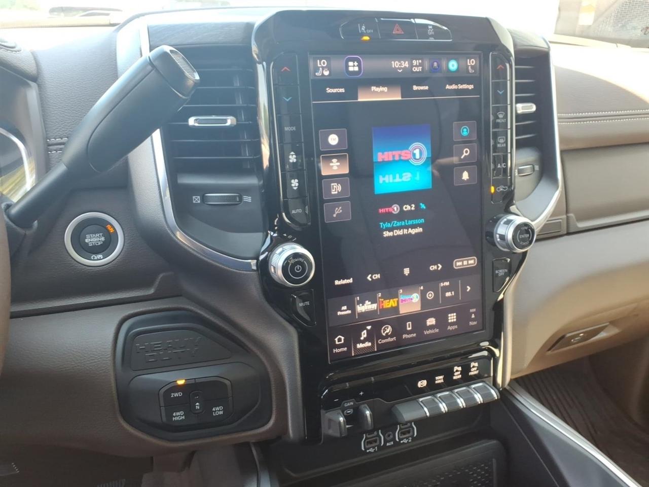 RAM 2500 Laramie Crew Cab 4WD 2025
