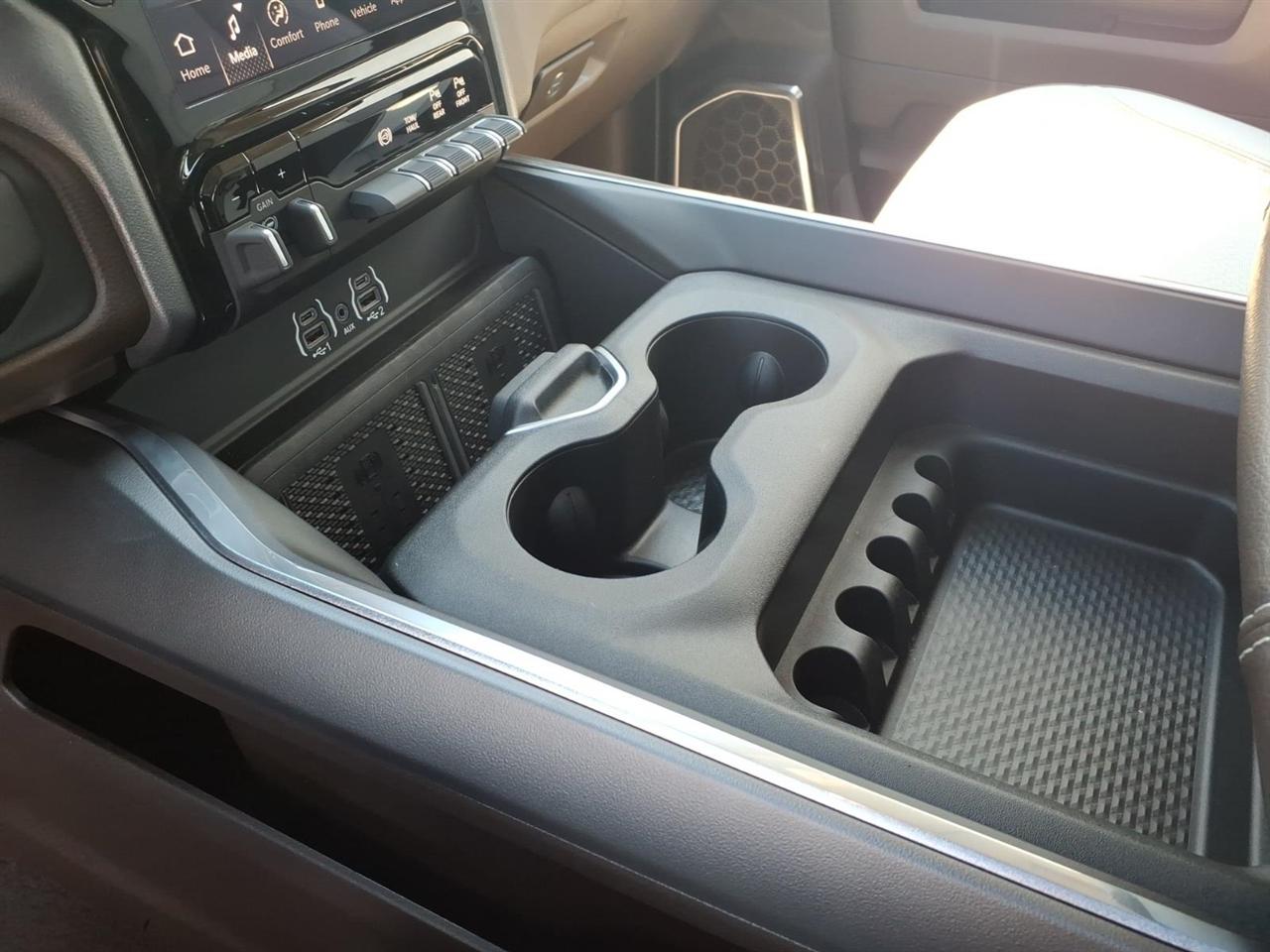 RAM 2500 Laramie Crew Cab 4WD 2025
