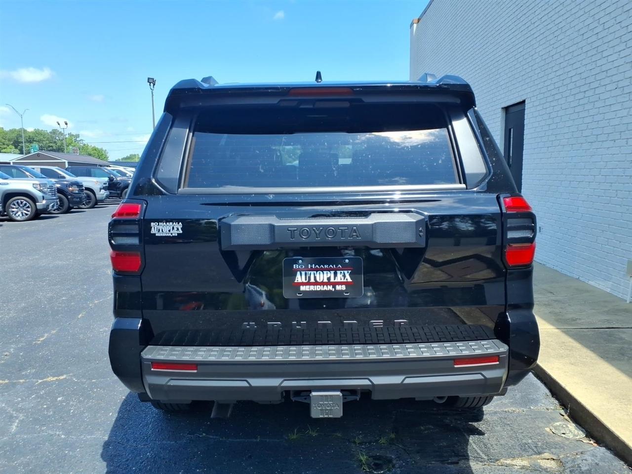 Toyota 4Runner SR5 2WD 2025