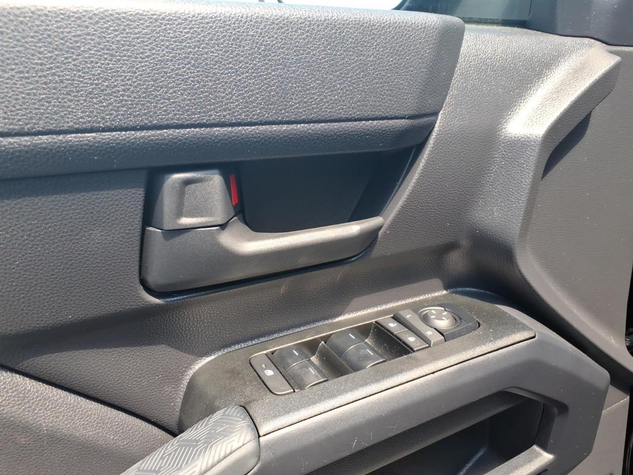 Toyota 4Runner SR5 2WD 2025