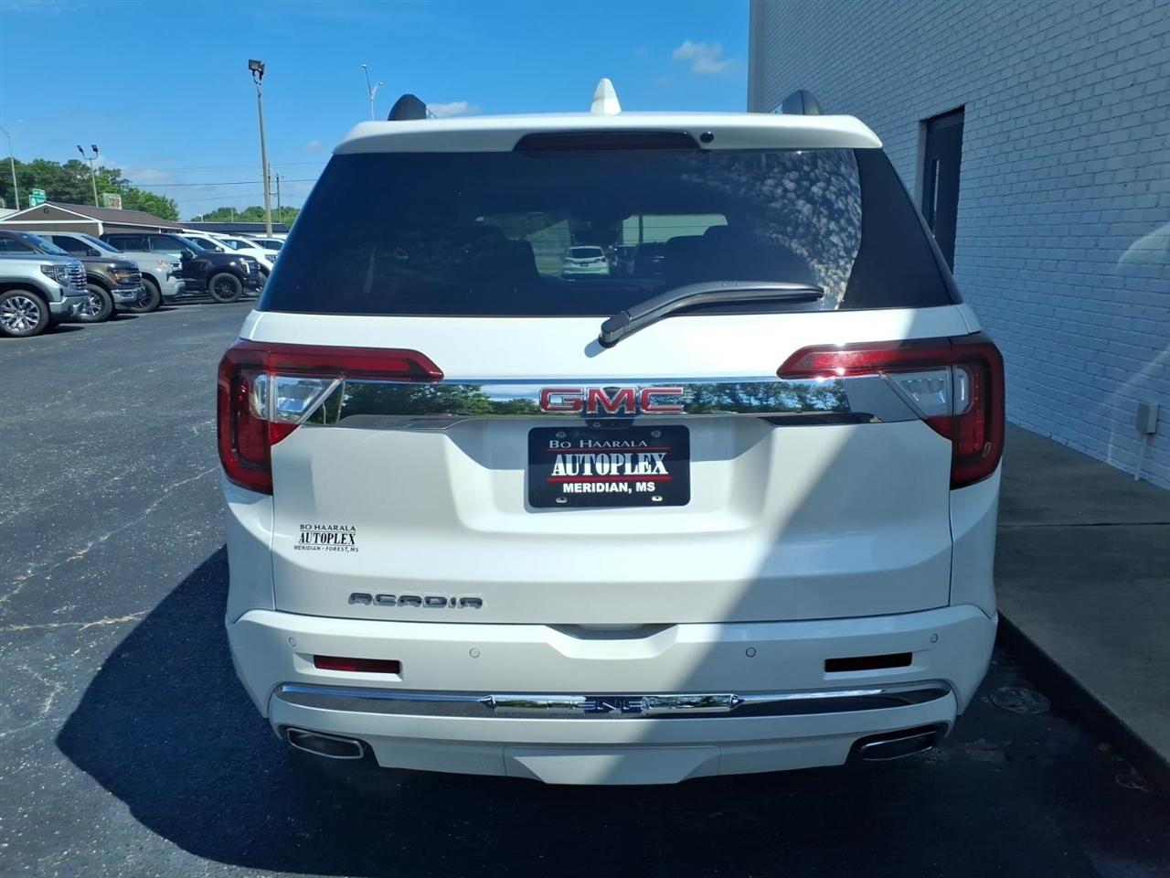 GMC Acadia  2023