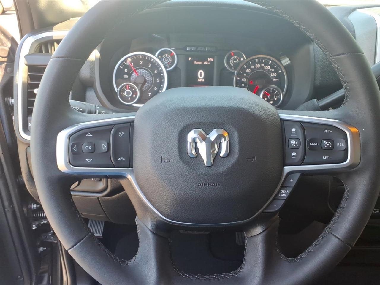 RAM 2500 Big Horn Crew Cab 4WD 2025