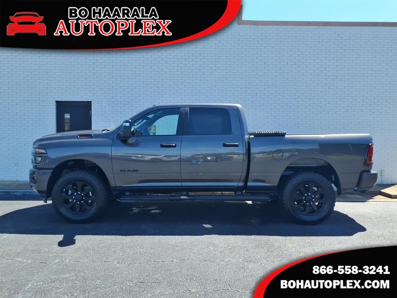 RAM 2500 Big Horn Crew Cab 4WD 2025