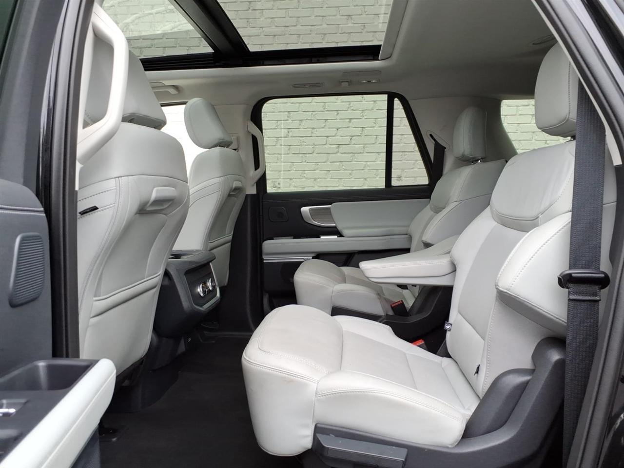 Ford Expedition Platinum 4WD 2025
