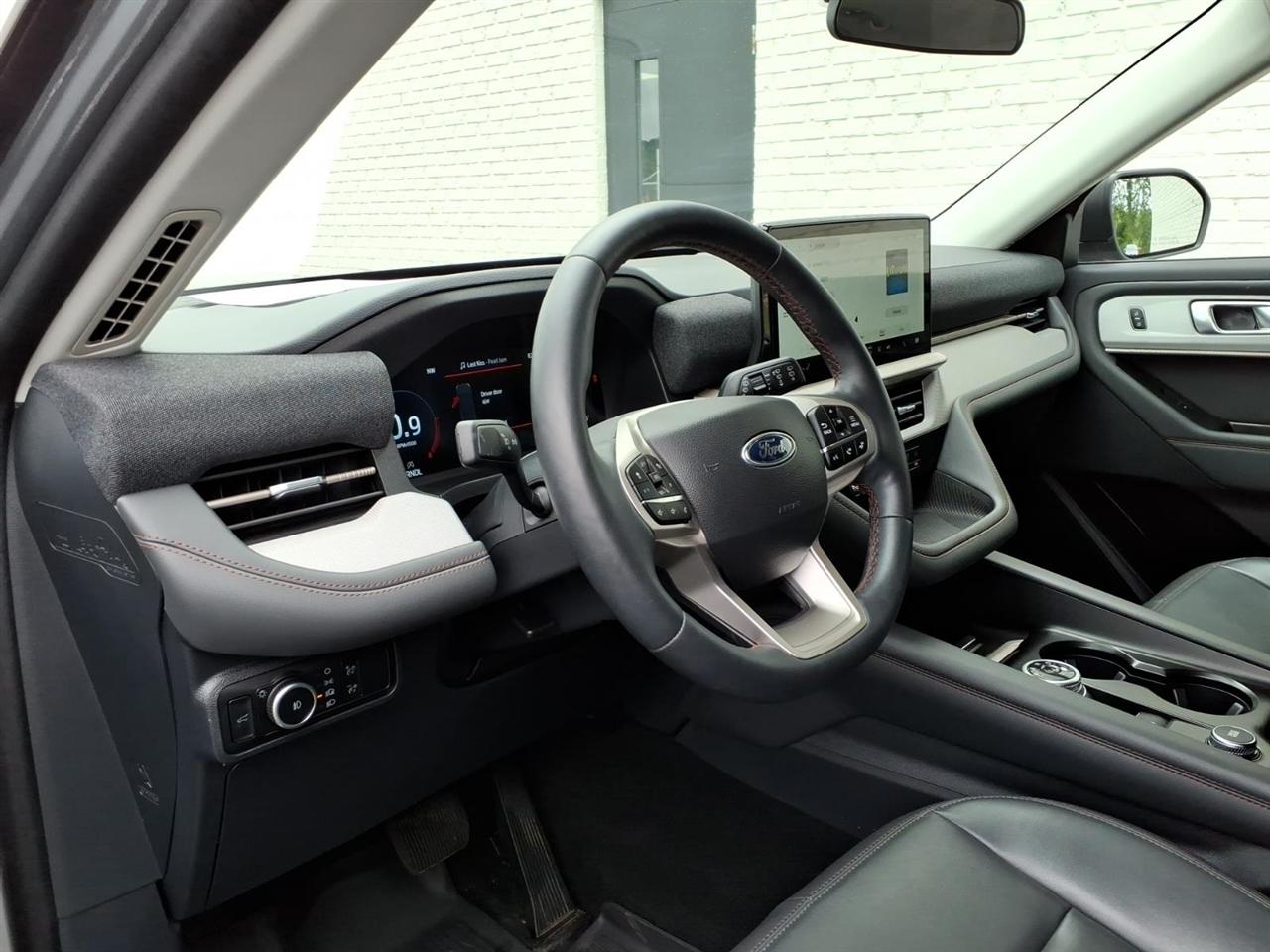 Ford Explorer  2025
