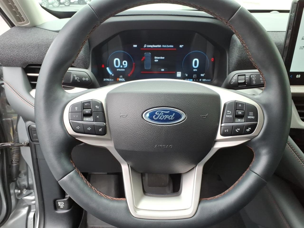 Ford Explorer  2025