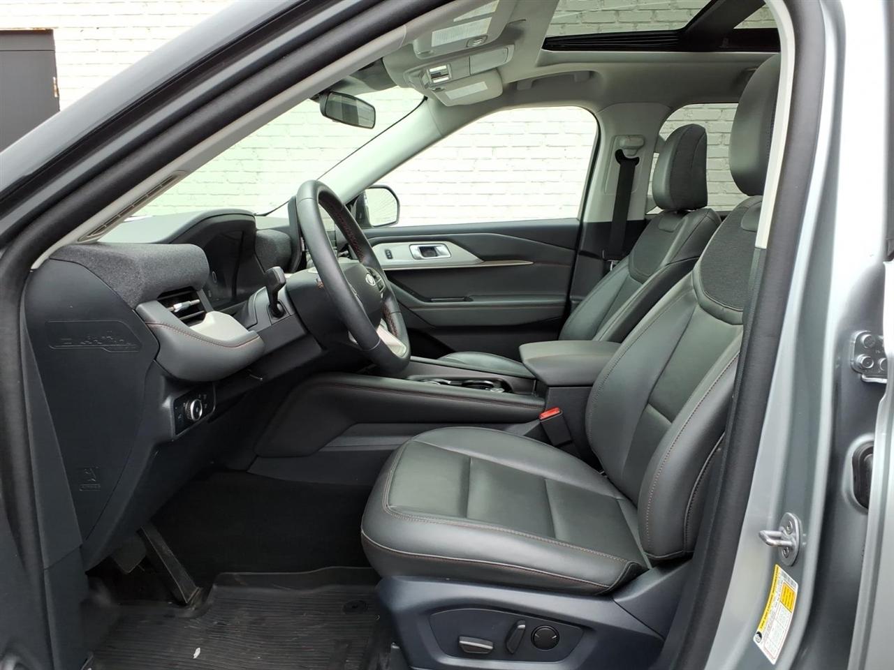 Ford Explorer  2025