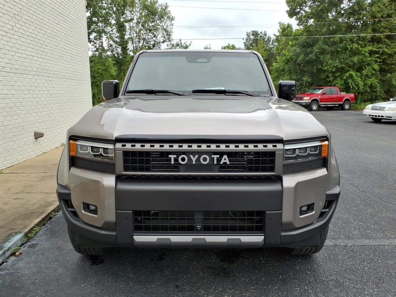 Toyota Land Cruiser 4dr 4WD 2025
