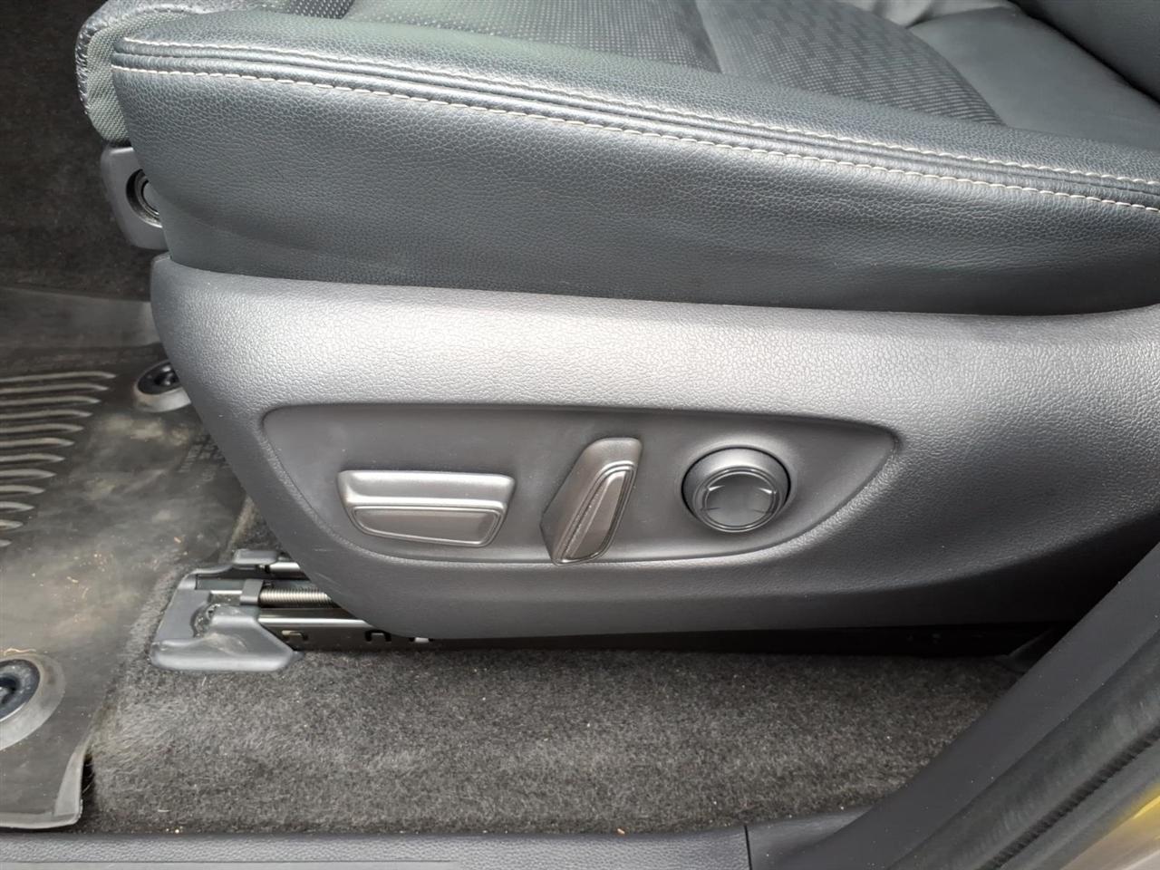 Toyota Land Cruiser 4dr 4WD 2025