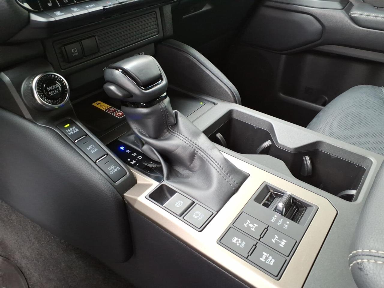 Toyota Land Cruiser 4dr 4WD 2025