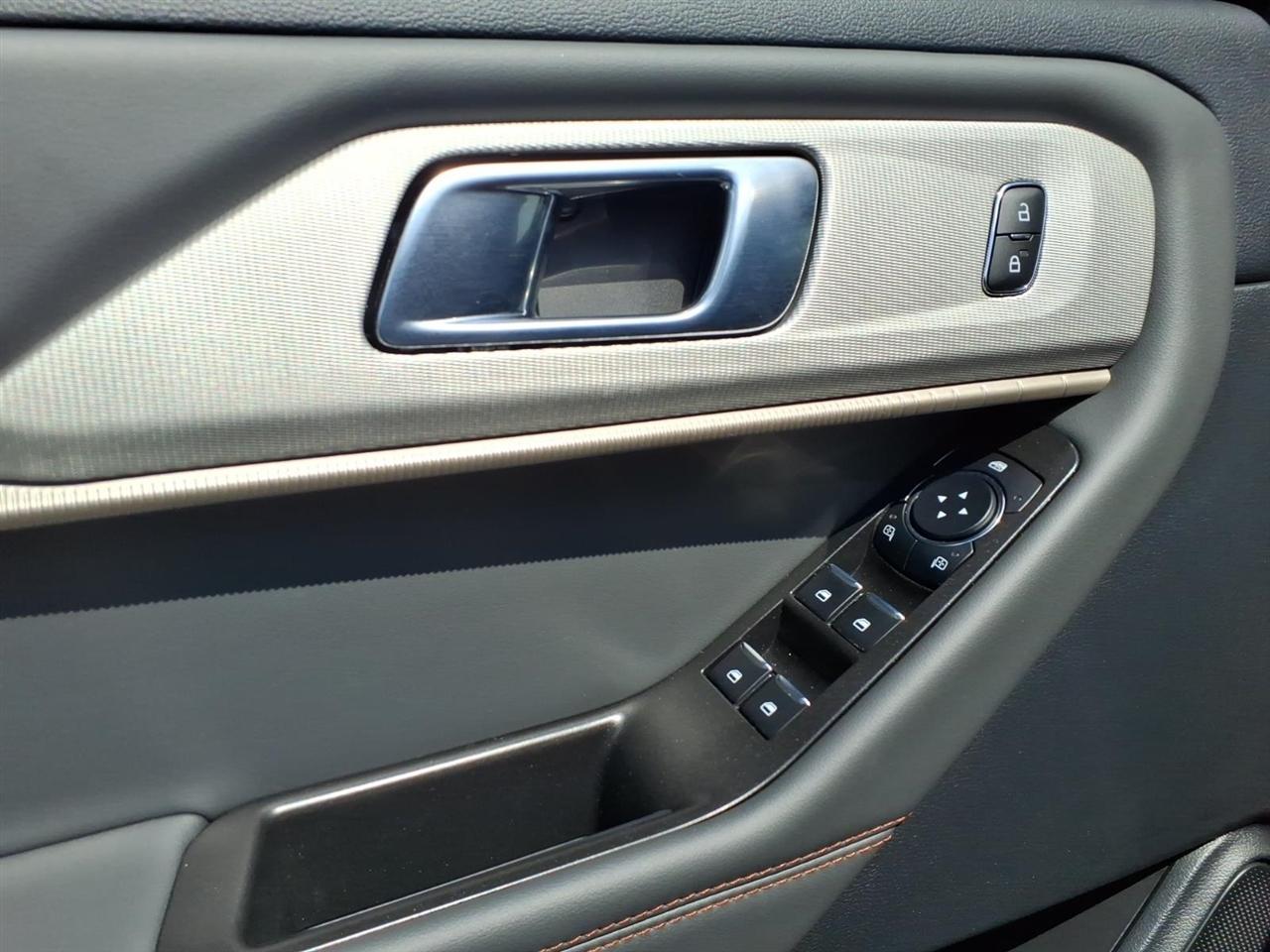 Ford Explorer  2026