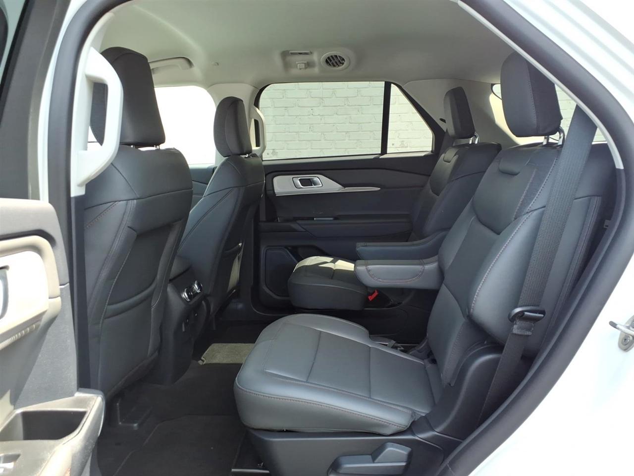 Ford Explorer  2026
