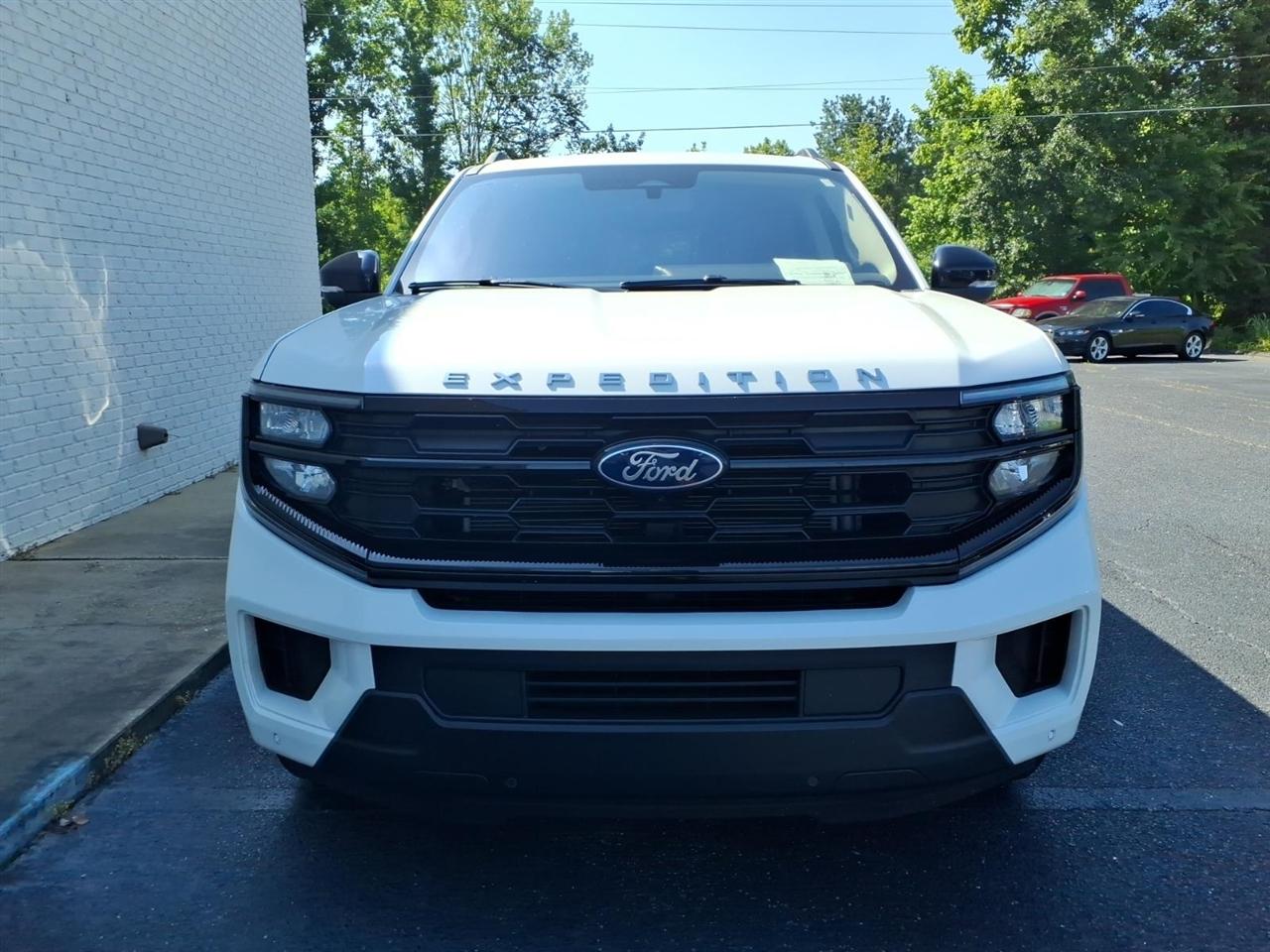 Ford Expedition Active 2025