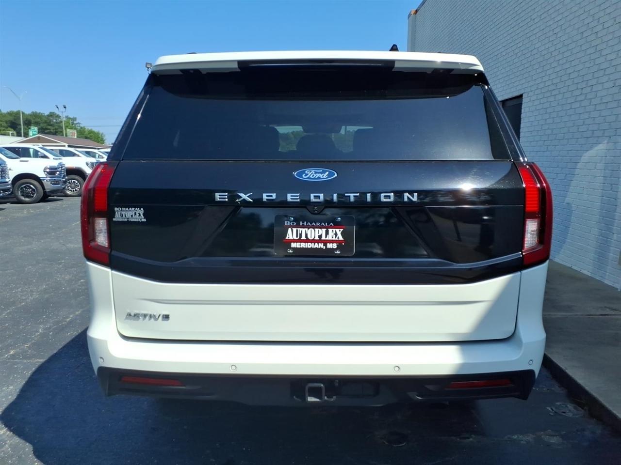 Ford Expedition Active 2025