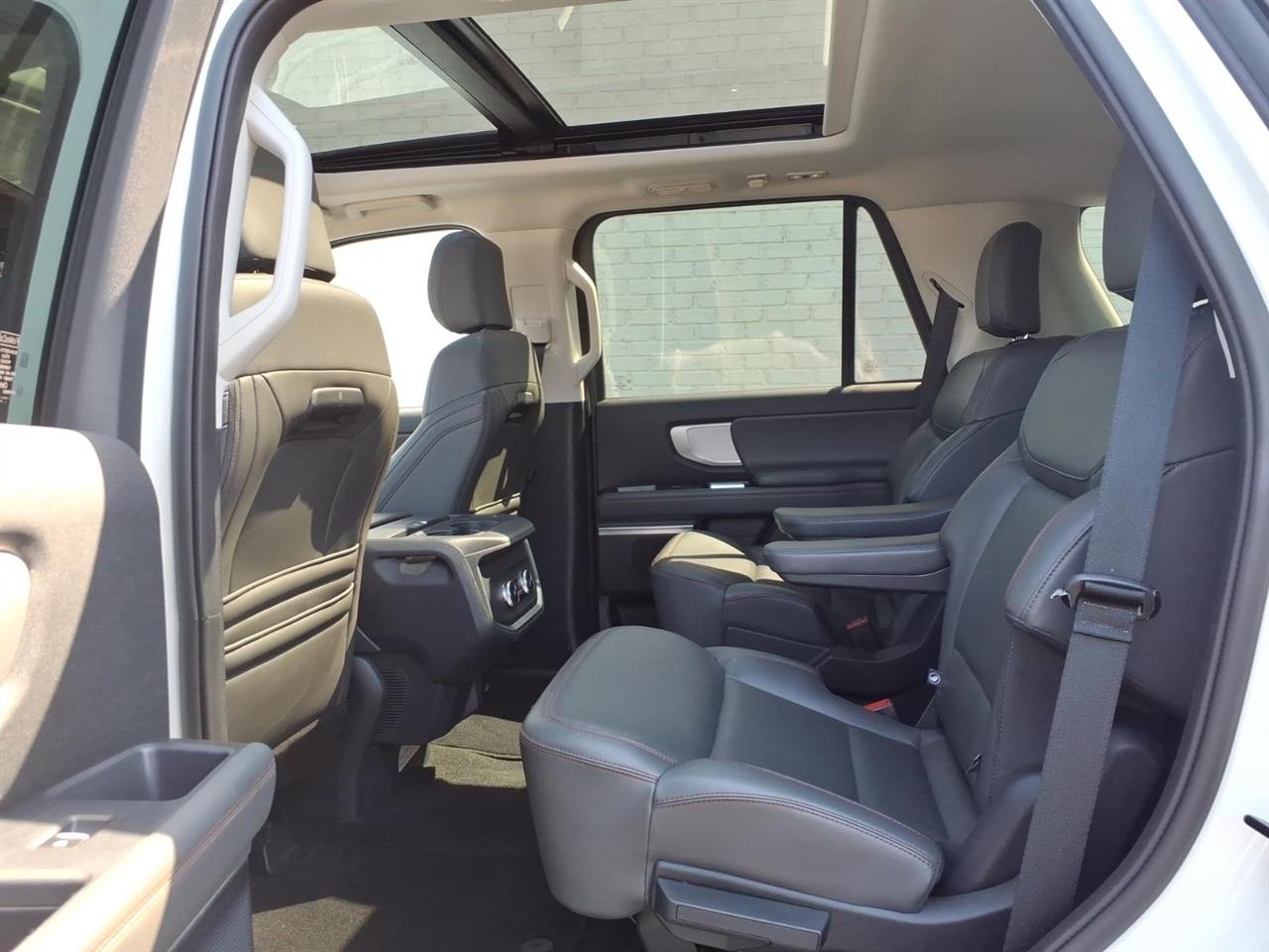 Ford Expedition Active 2025