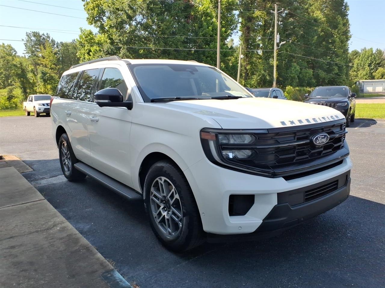 Ford Expedition Active 2025