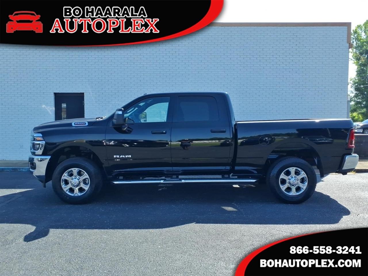 RAM 2500 Big Horn Crew Cab 4WD 2026