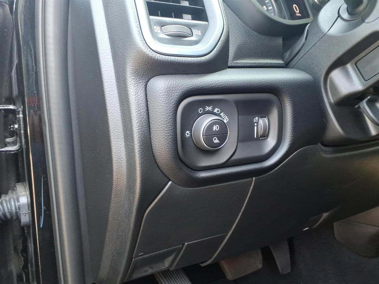 RAM 2500 Big Horn Crew Cab 4WD 2026