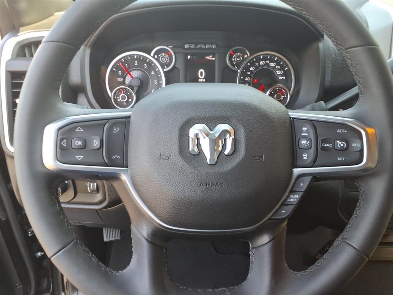 RAM 2500 Big Horn Crew Cab 4WD 2026