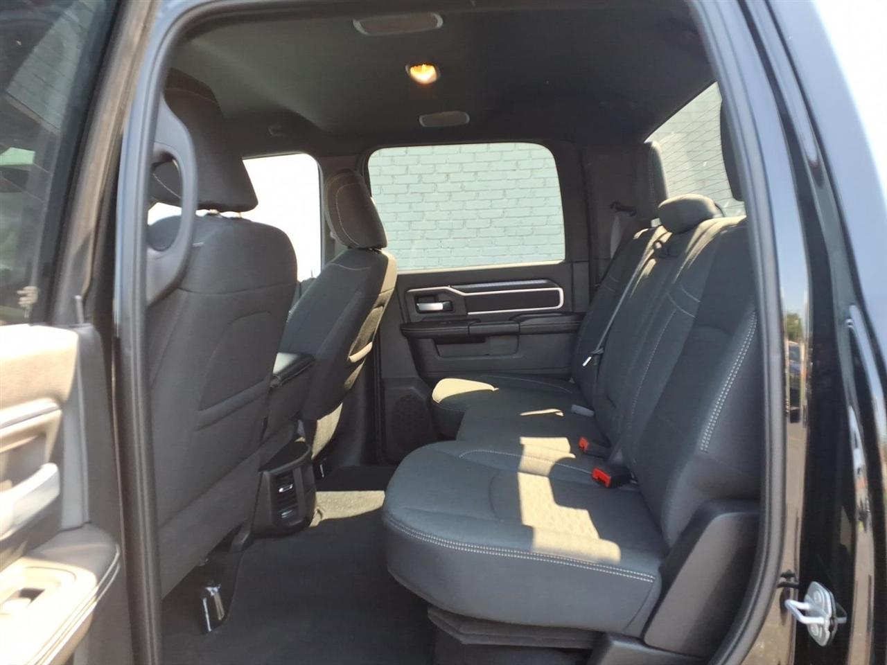 RAM 2500 Big Horn Crew Cab 4WD 2026