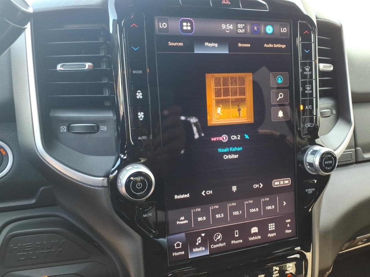 RAM 2500 Big Horn Crew Cab 4WD 2026