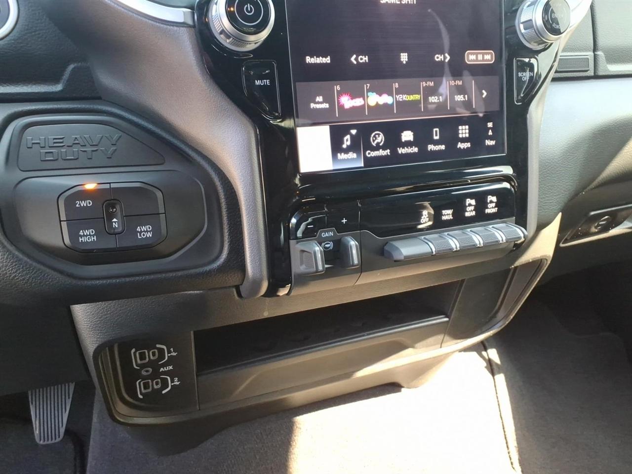 RAM 2500 Big Horn Crew Cab 4WD 2026