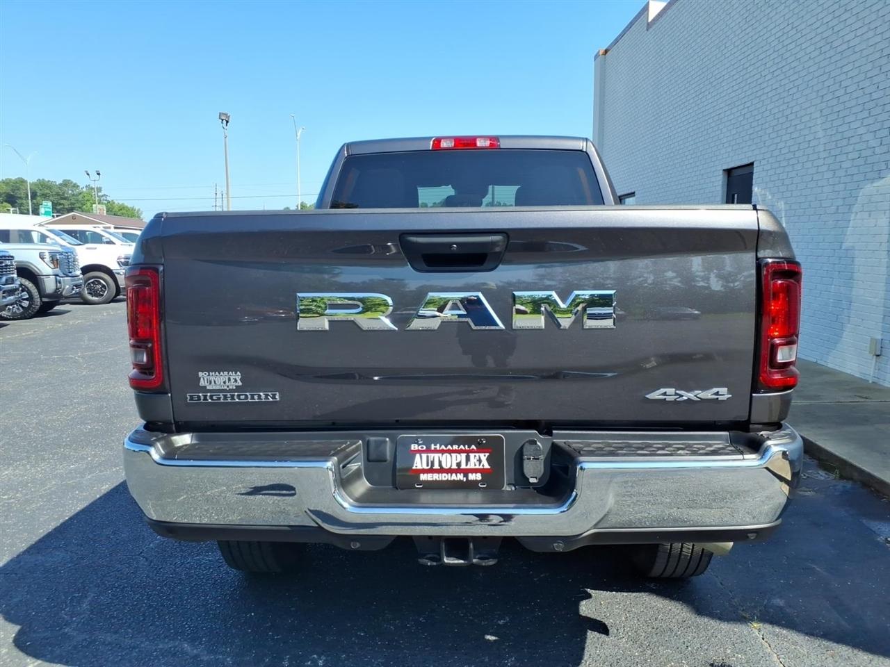 RAM 2500 Big Horn Crew Cab 4WD 2026