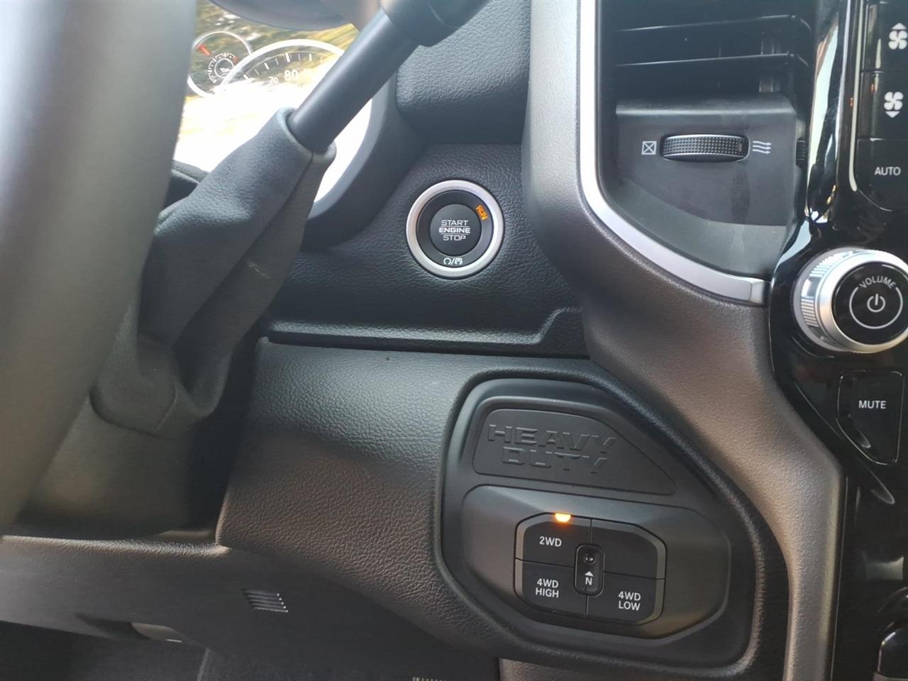 RAM 2500 Big Horn Crew Cab 4WD 2026