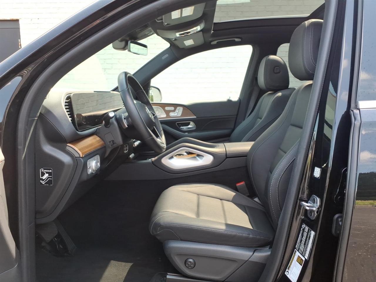 Mercedes-Benz GLE-Class  2025