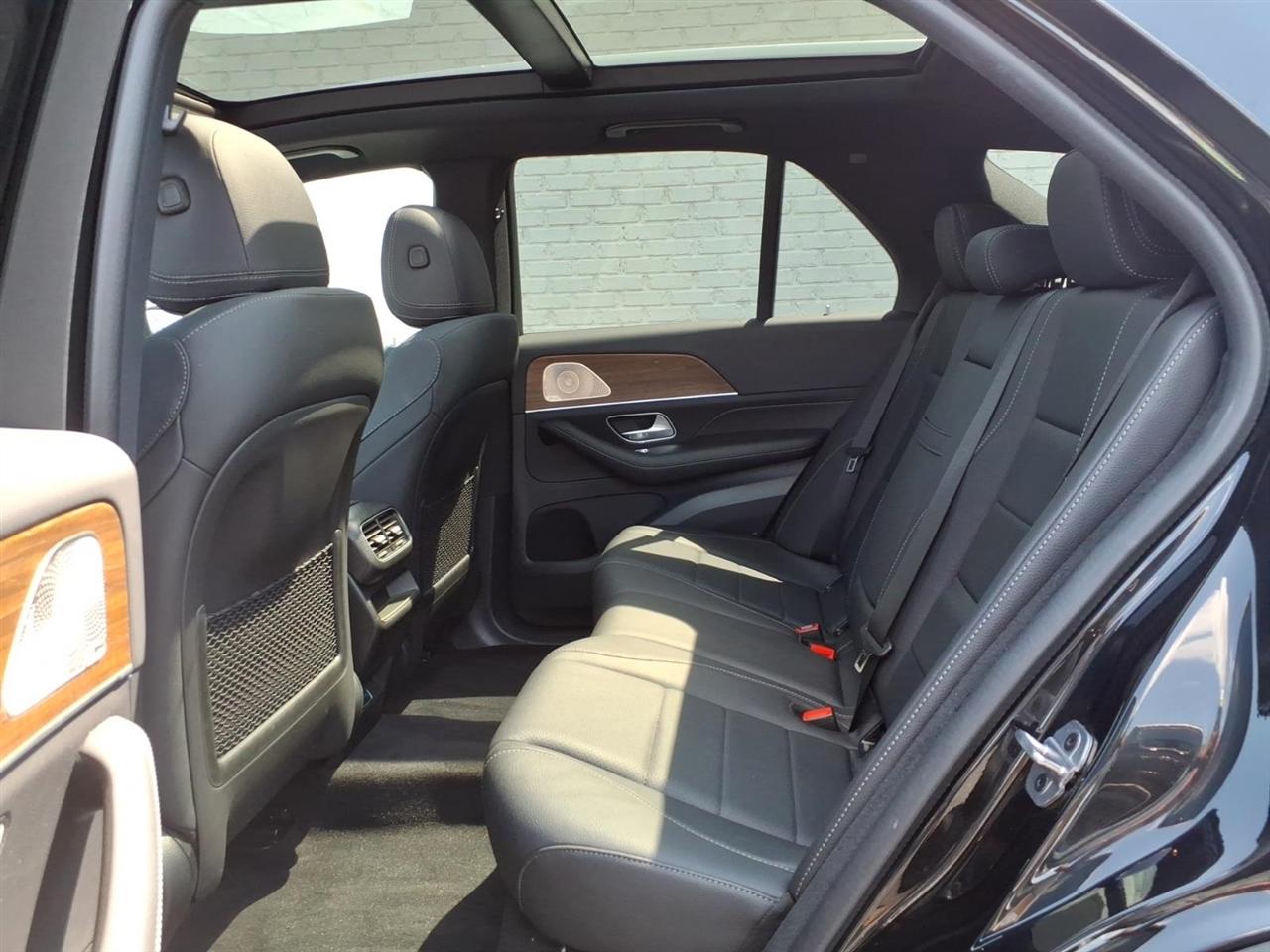 Mercedes-Benz GLE-Class  2025