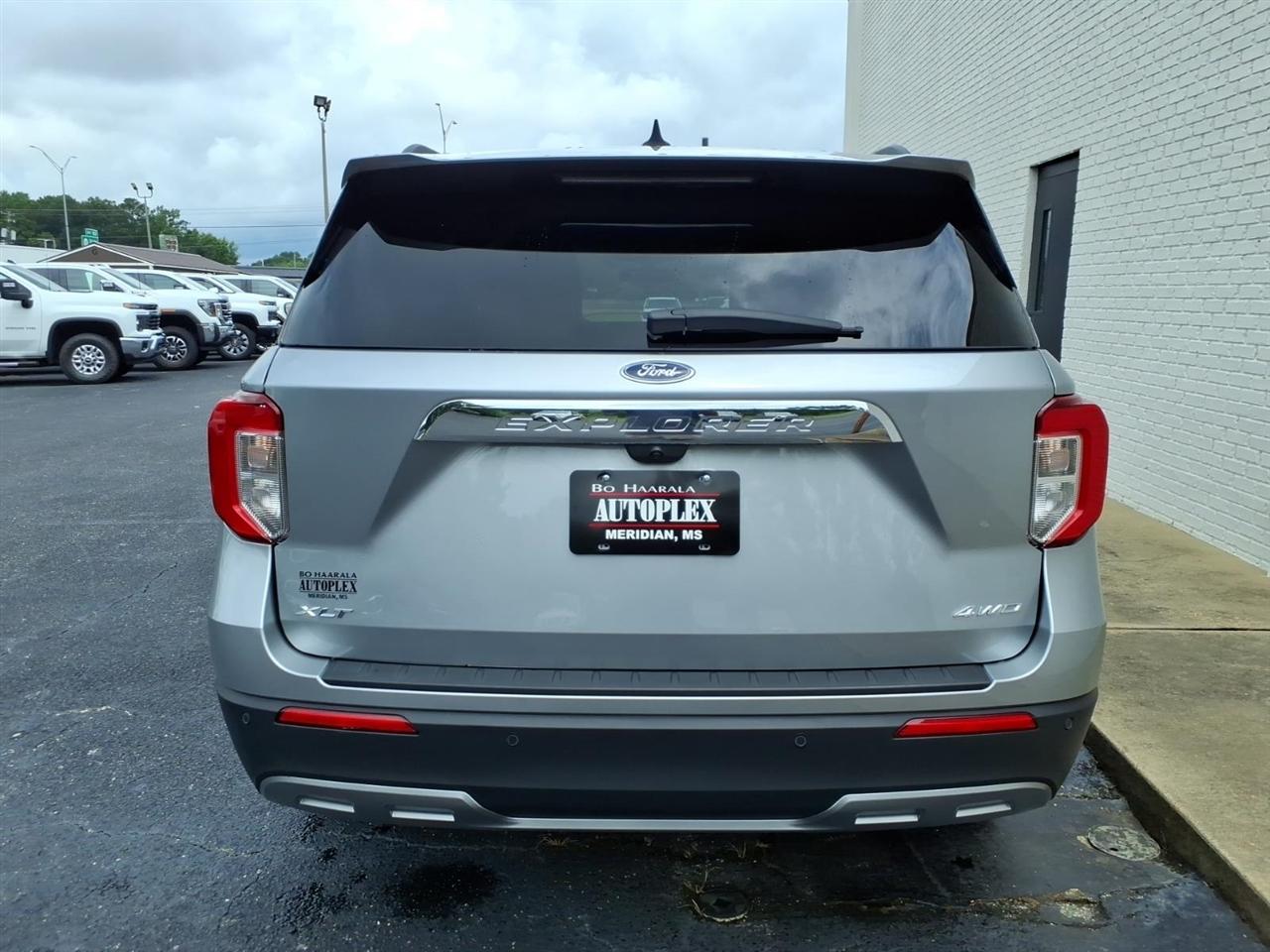 Ford Explorer 4dr XLT 4WD 2024