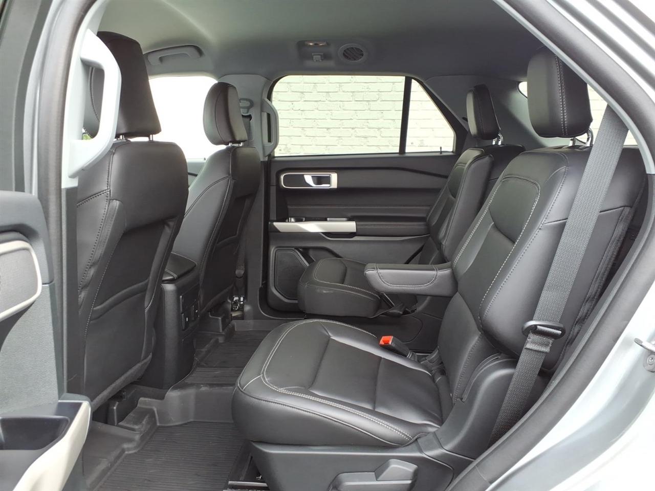 Ford Explorer 4dr XLT 4WD 2024