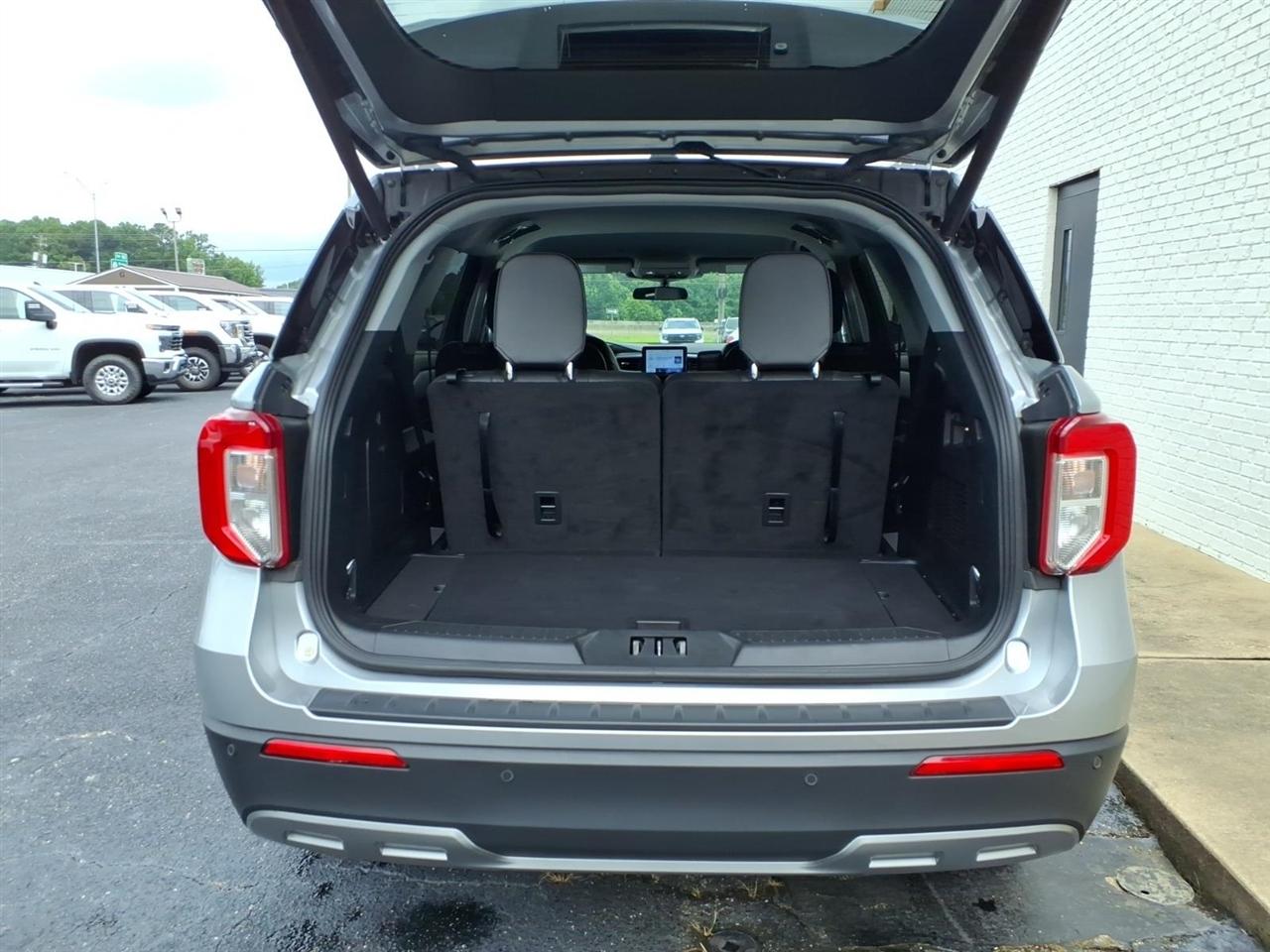 Ford Explorer 4dr XLT 4WD 2024