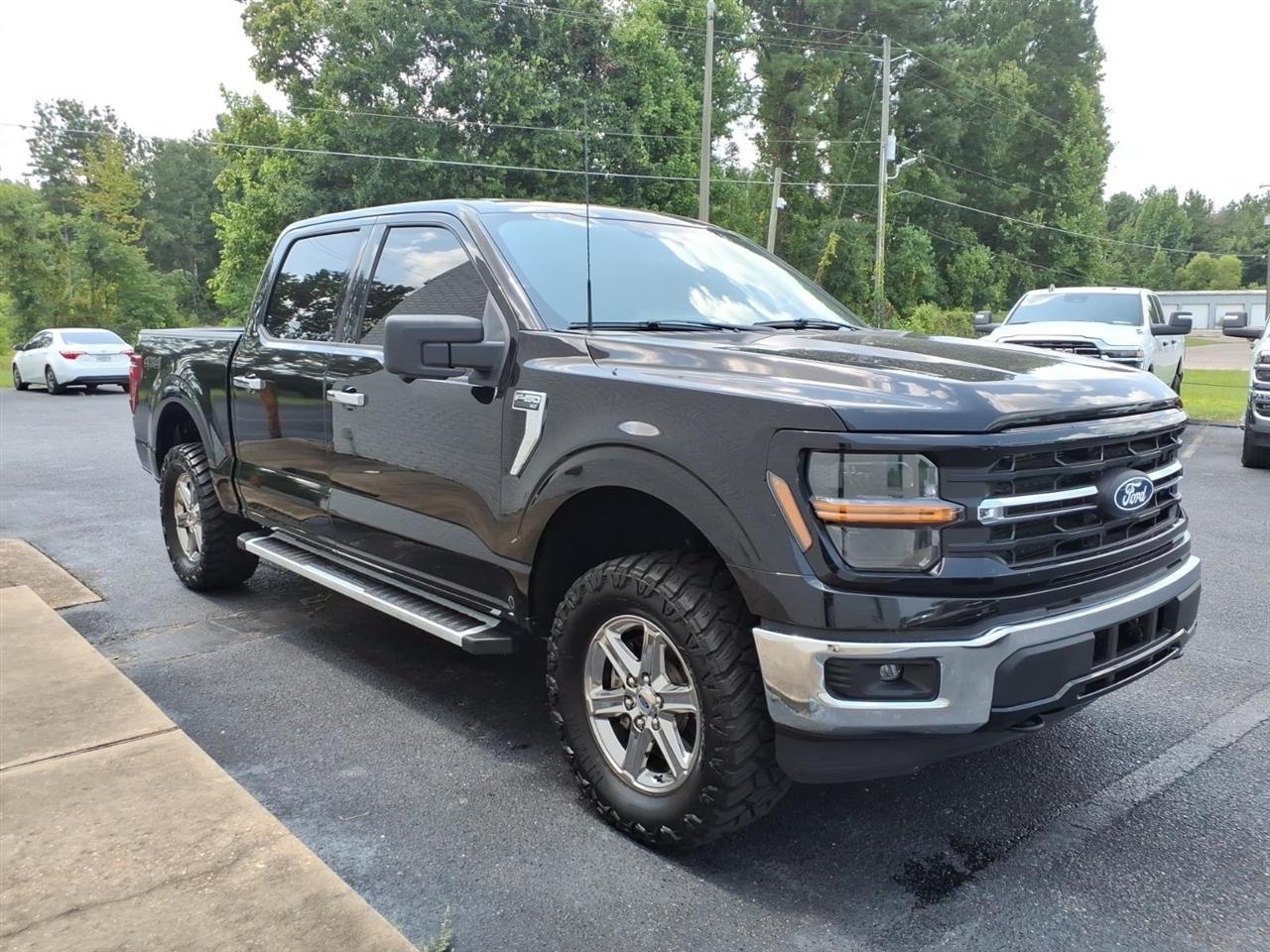 Ford F-150 XLT SuperCrew Short Bed 4WD 2024