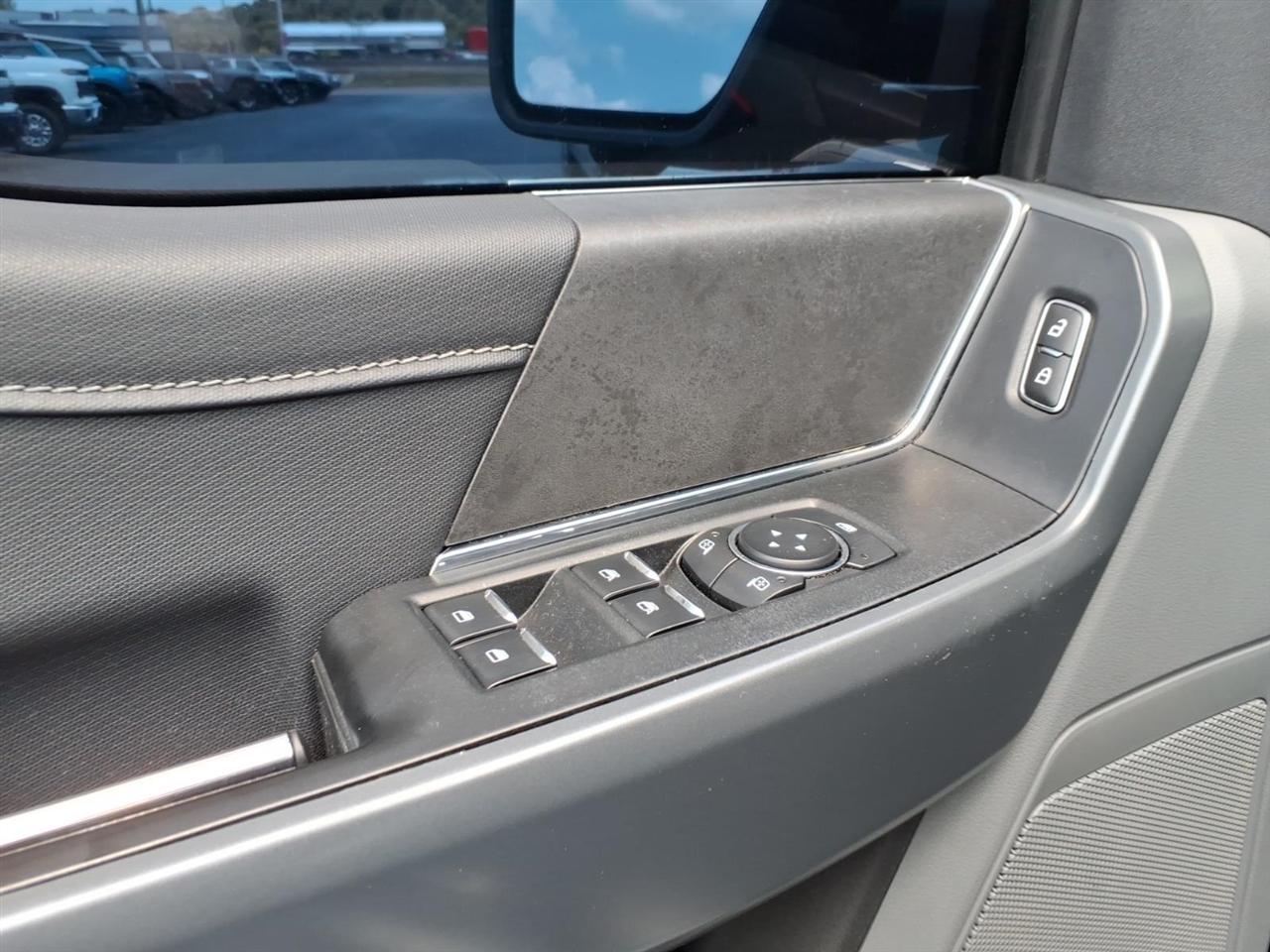 Ford F-150 XLT SuperCrew Short Bed 4WD 2024