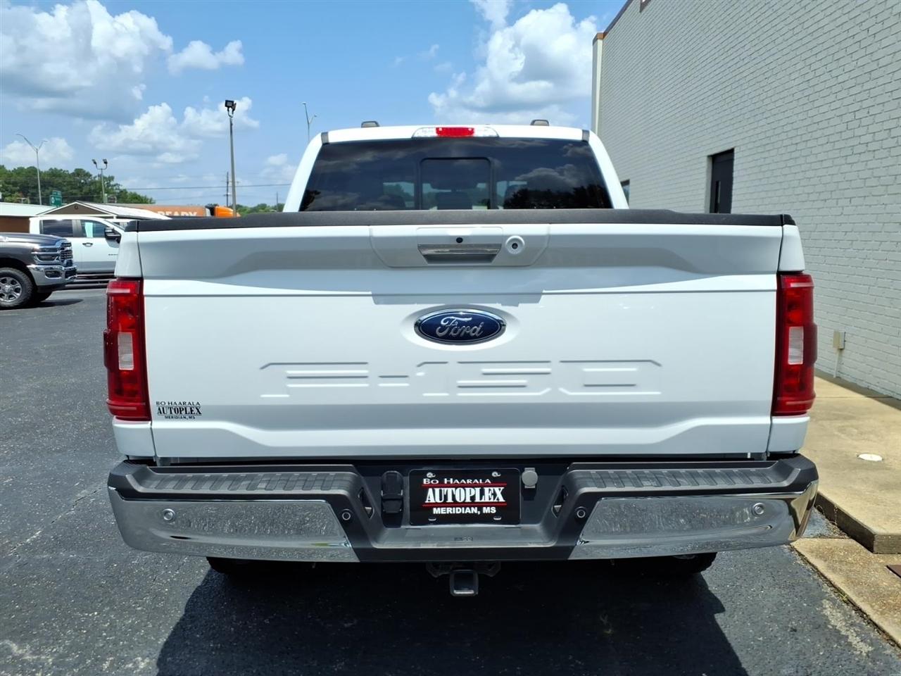 Ford F-150 XLT SuperCrew Short Bed 4WD 2023