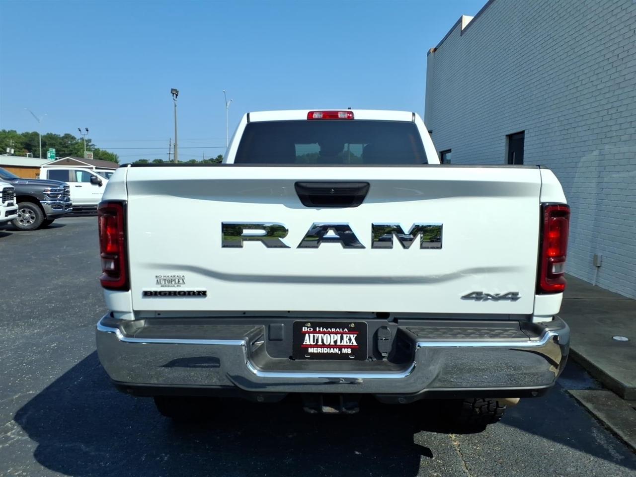 RAM 2500 Big Horn 4x4 Crew Cab 6'4" Box 2026