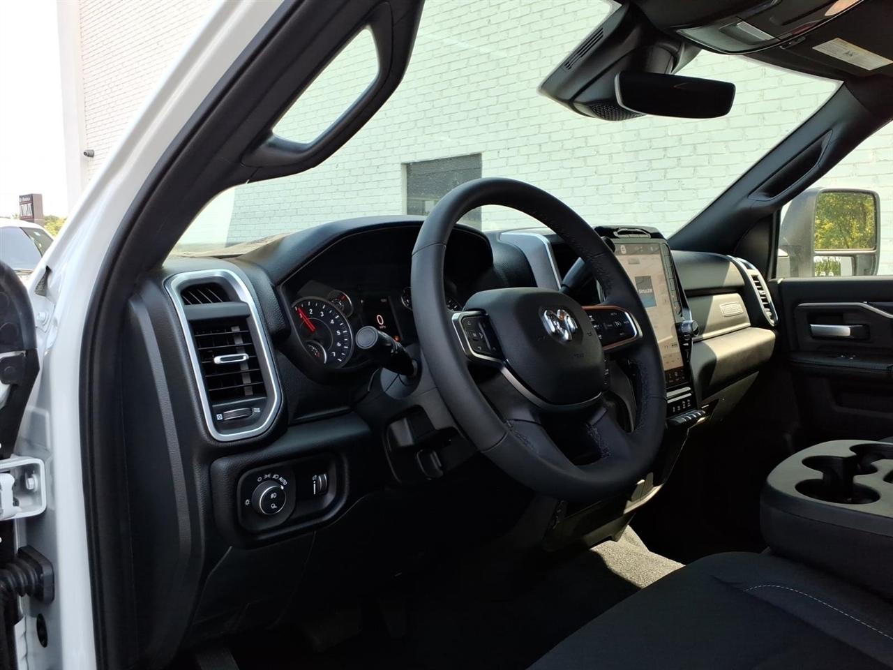 RAM 2500 Big Horn 4x4 Crew Cab 6'4" Box 2026