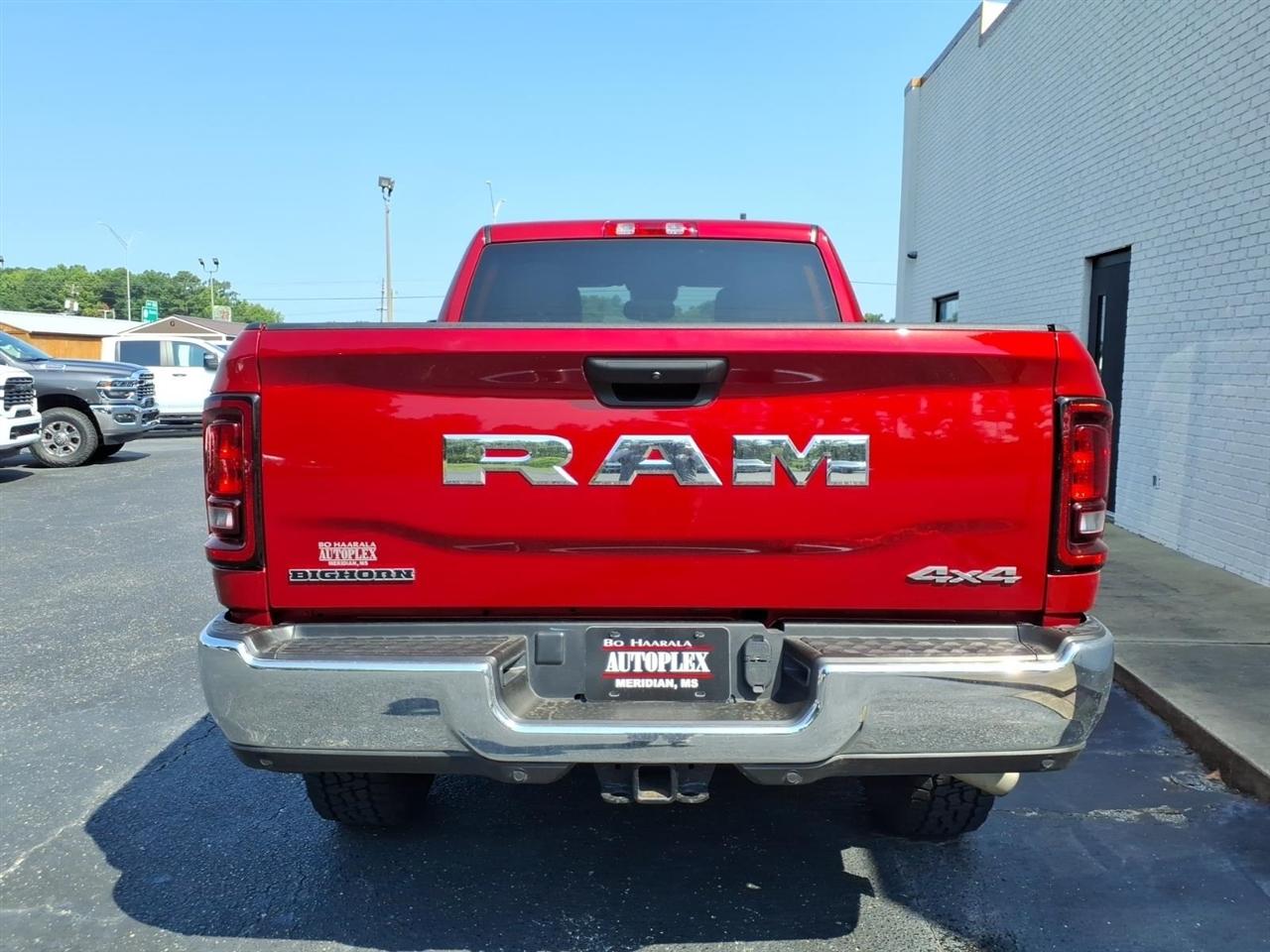 RAM 2500 Big Horn Crew Cab 4WD 2026
