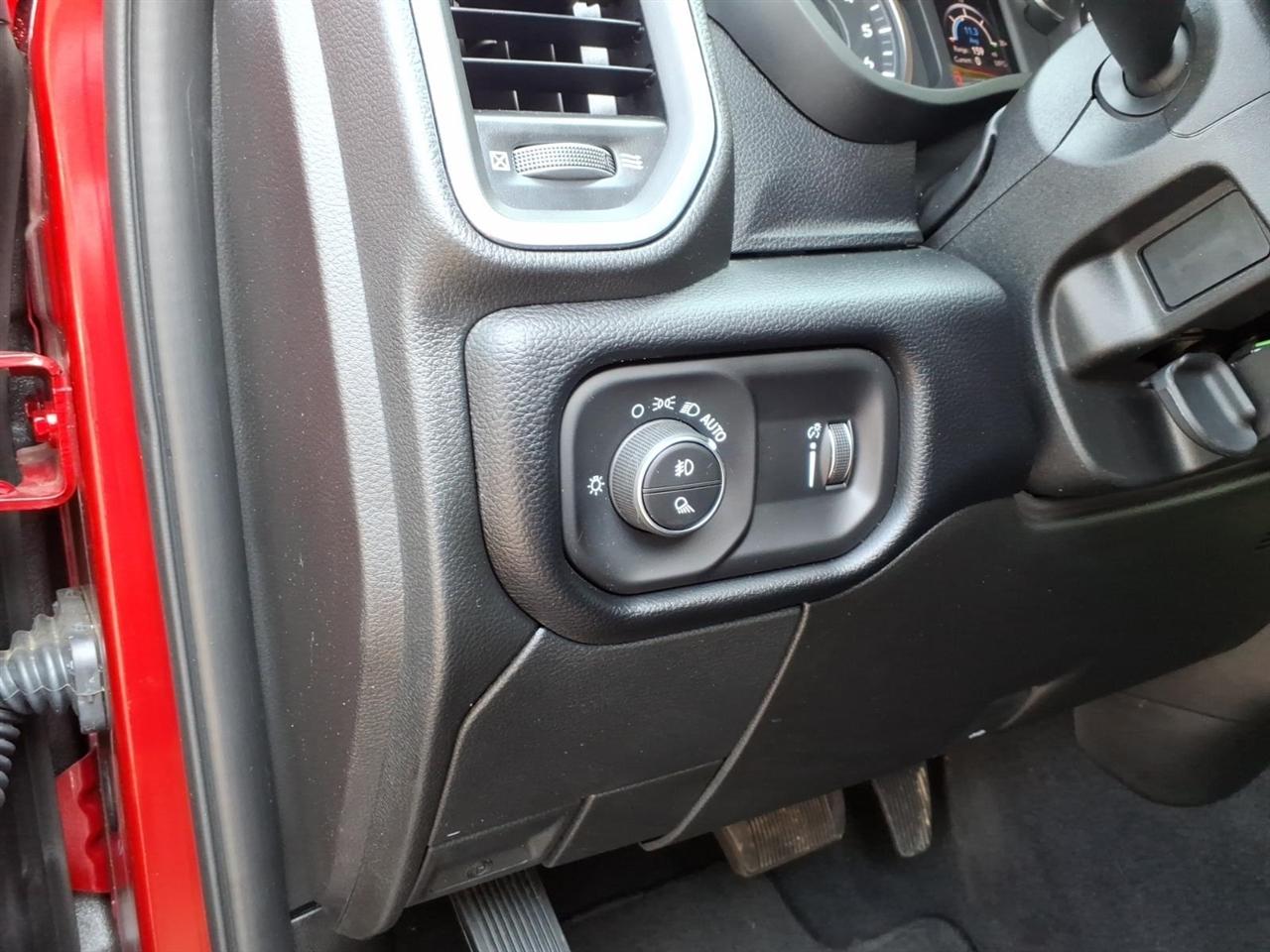 RAM 2500 Big Horn Crew Cab 4WD 2026