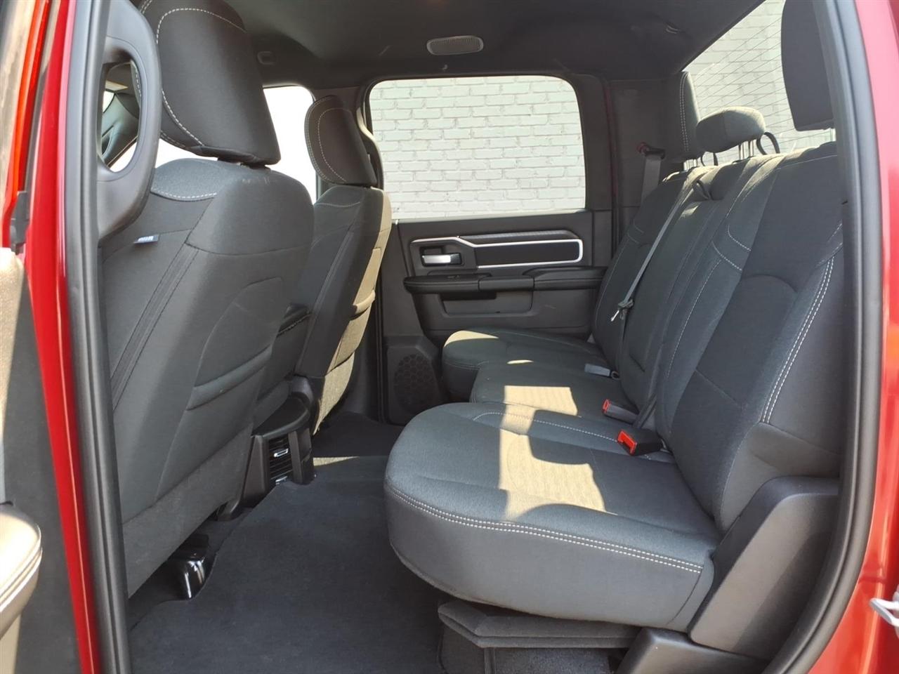 RAM 2500 Big Horn Crew Cab 4WD 2026