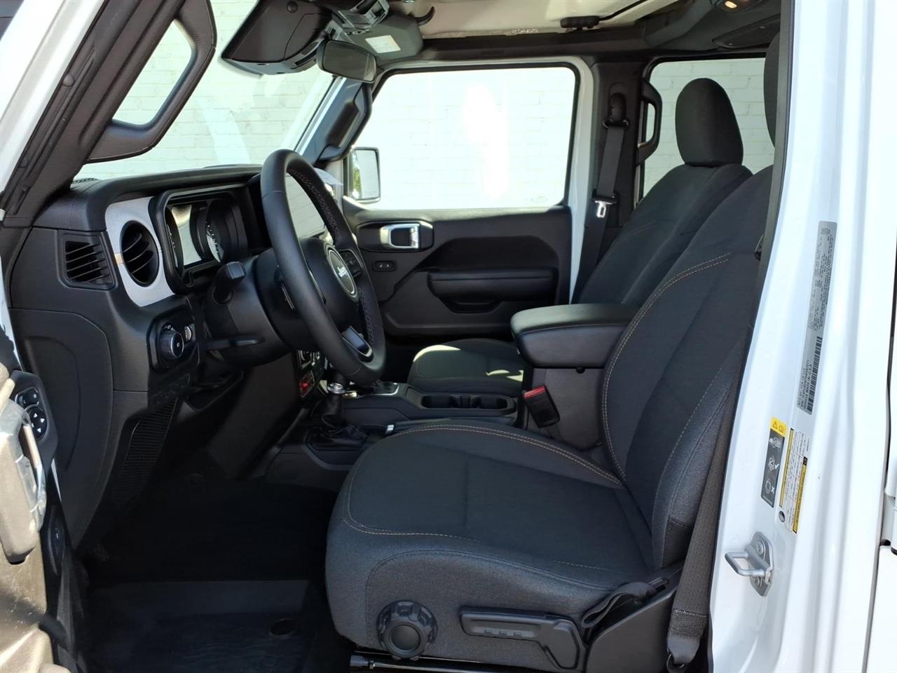 Jeep Wrangler Willys 4x4 2025