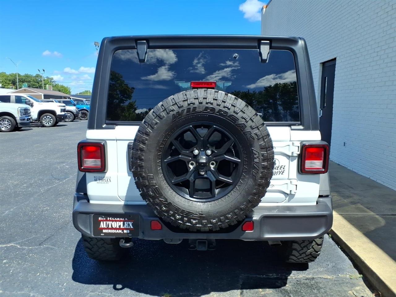 Jeep Wrangler Willys 4x4 2025