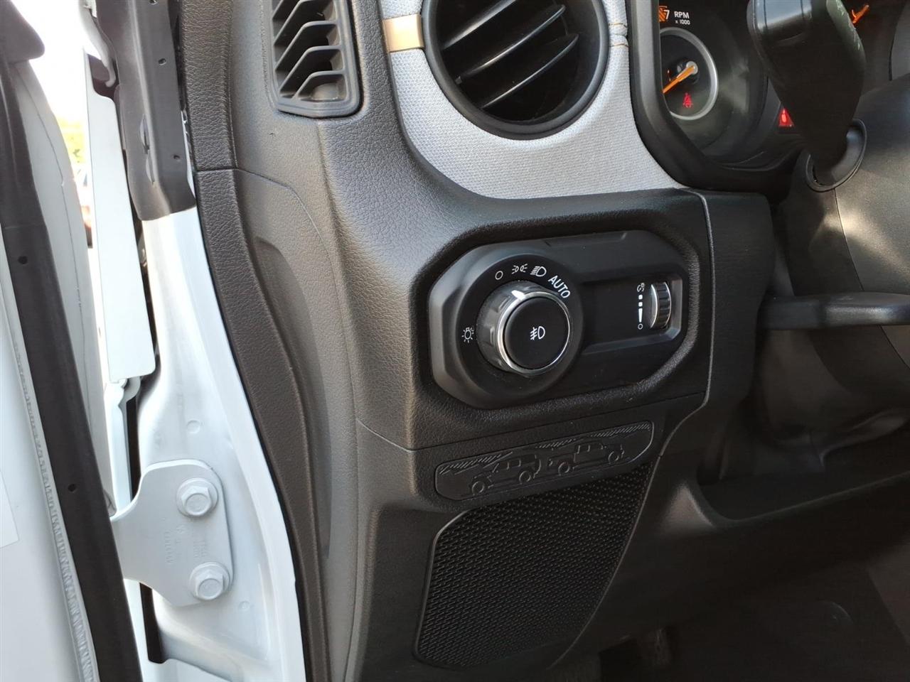 Jeep Wrangler Willys 4x4 2025