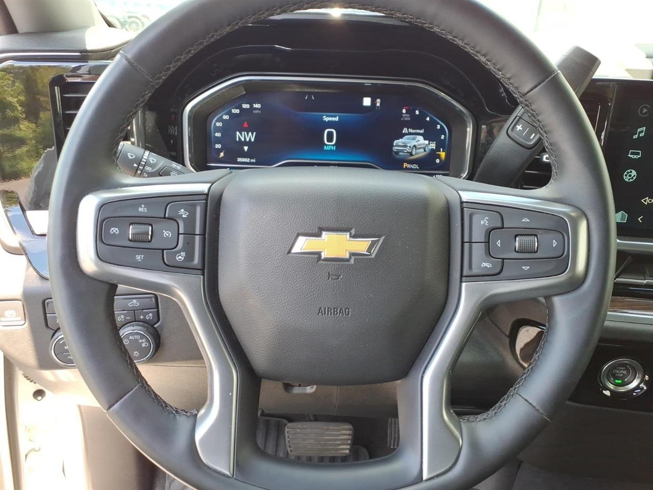 Chevrolet Silverado 1500 LT 4WD 2023