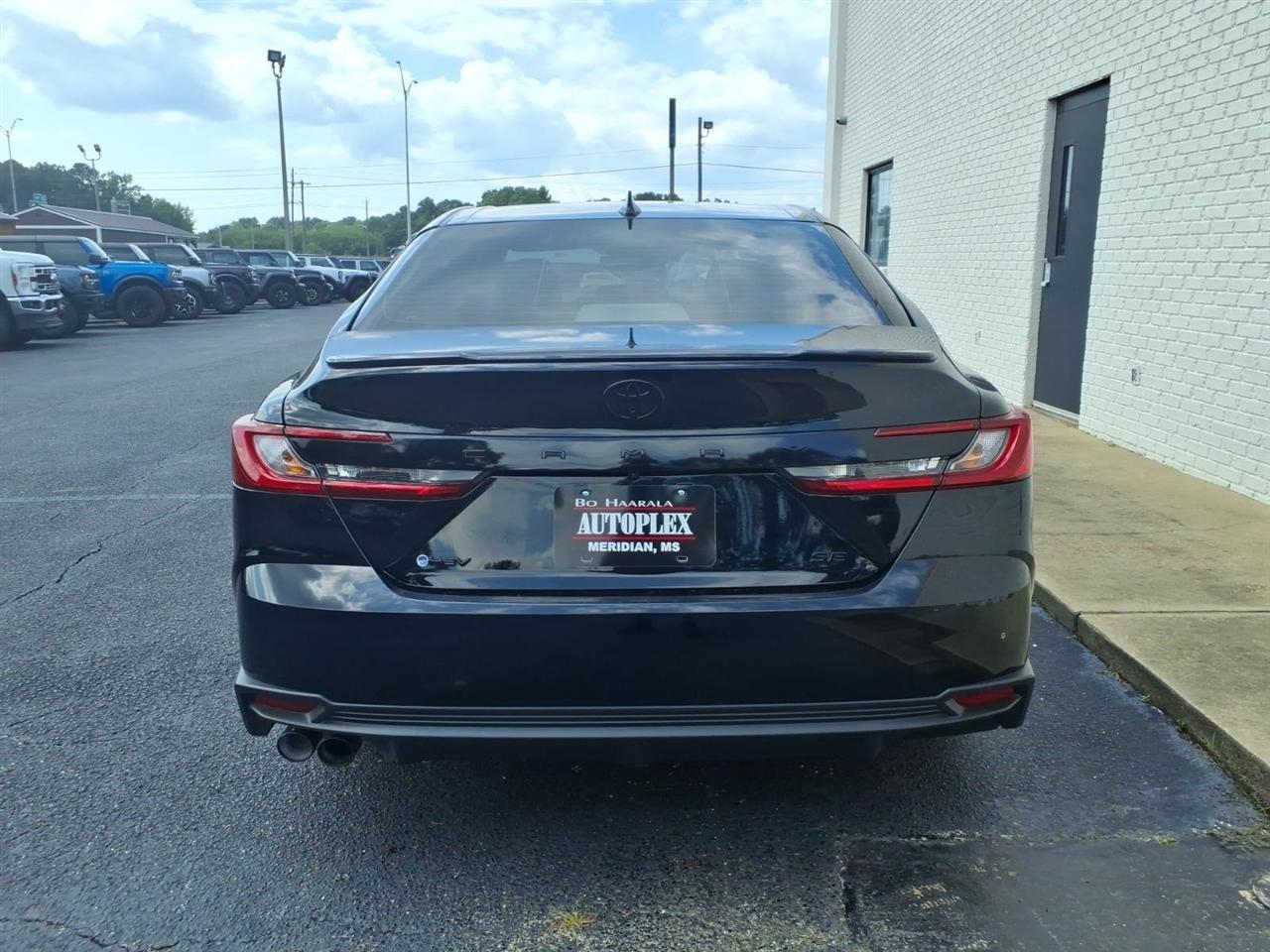 Toyota Camry Hybrid  2026