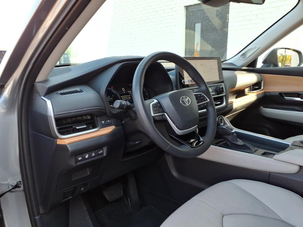 Toyota Grand Highlander Hybrid  2025