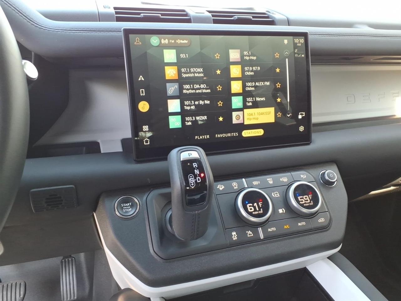 Land Rover Defender  2025