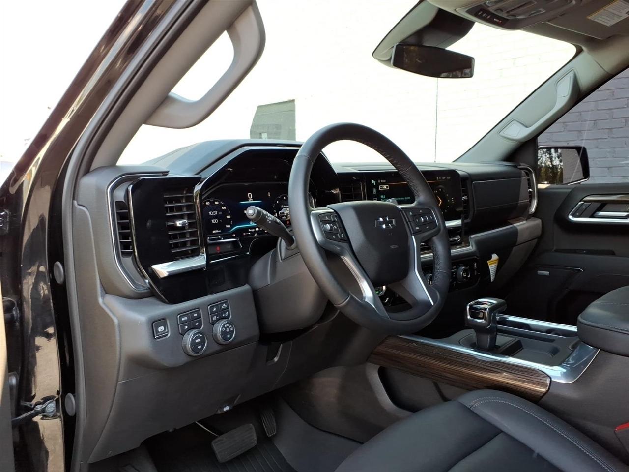 Chevrolet Silverado 1500  2025